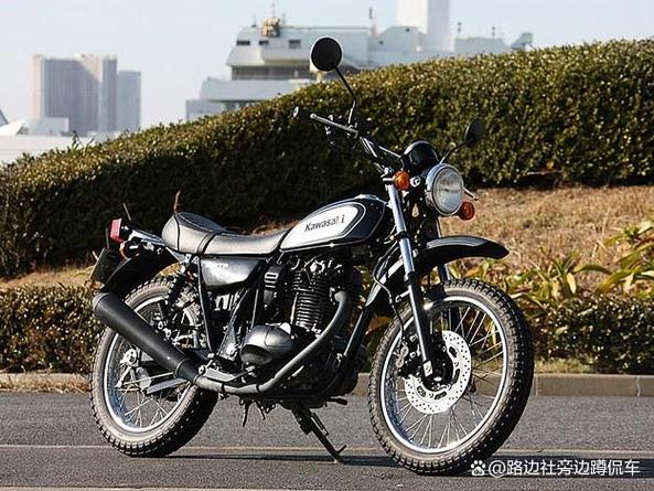 川崎250复古太子巡航