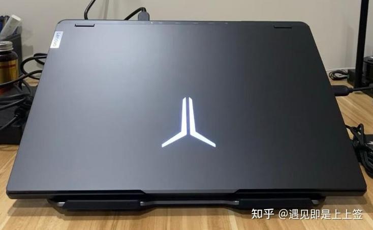 联想拯救者背面灯怎么开