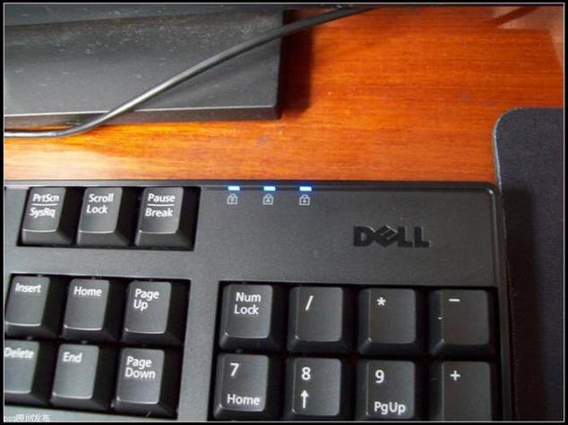 dell笔记本闪橙色灯开不了机