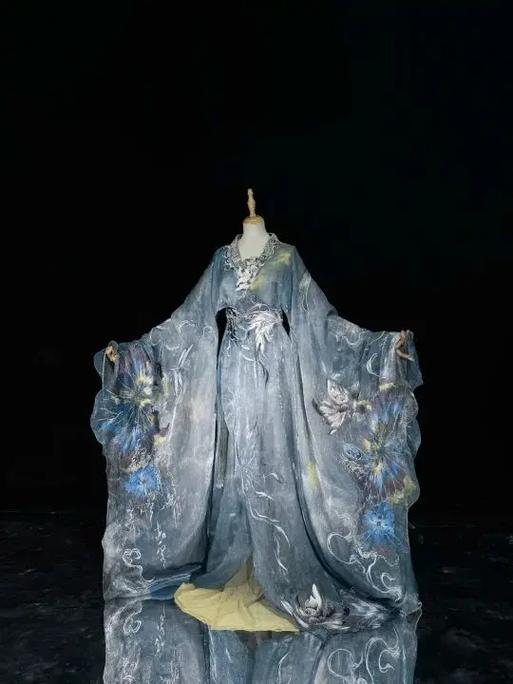 黑墨水能染衣服吗?