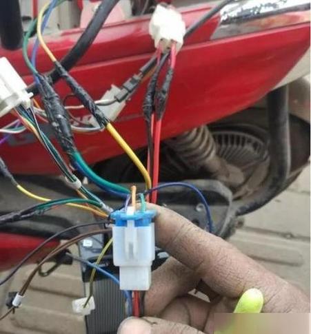 电动车电瓶线断了能接吗