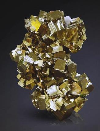含金黄铁矿图片