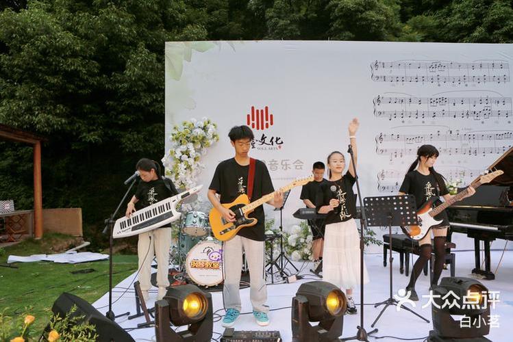 音乐u盘直接插户外音响怎么播放