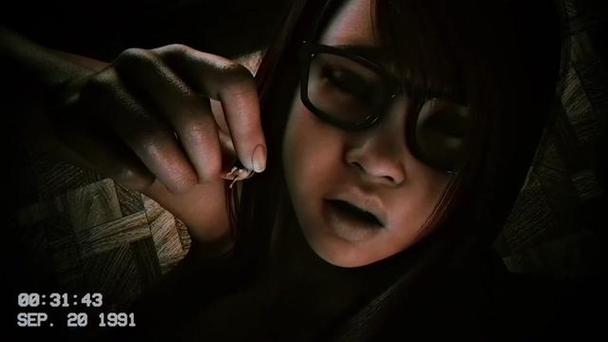 主角人物被缩小,被巨人女生吃掉的动