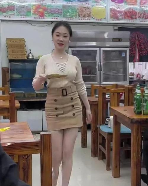 烧烤摊老板娘红椅子是谁