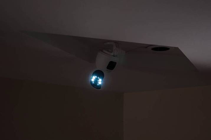 摄像头的灯为什么闪