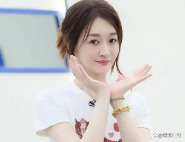 李小冉唱歌跑调视频