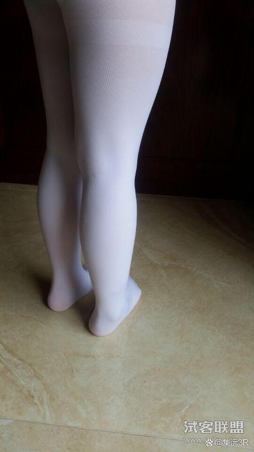 穿连体白色裤袜