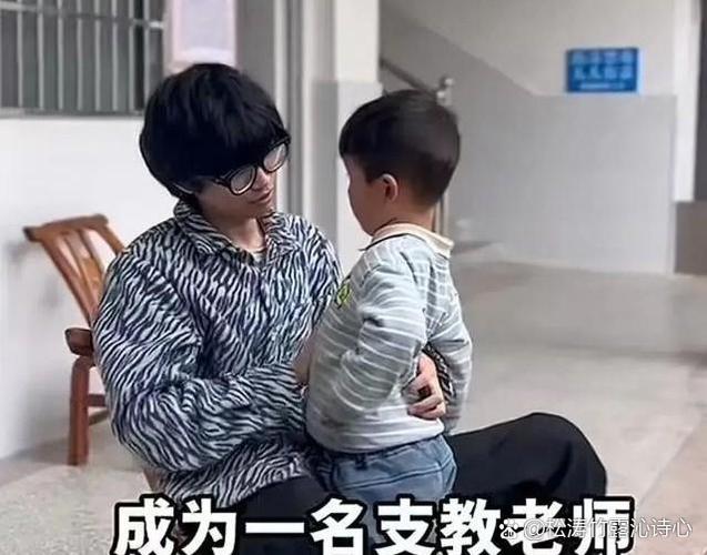 他把我留在教室关了灯